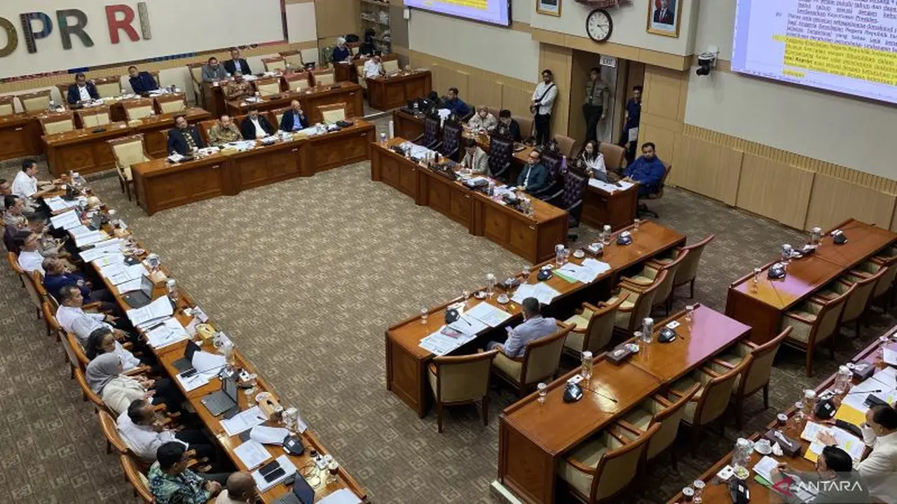 DPR Sahkan Revisi UU Polri, Polisi Aktif Kini Bisa Duduki Jabatan Sipil