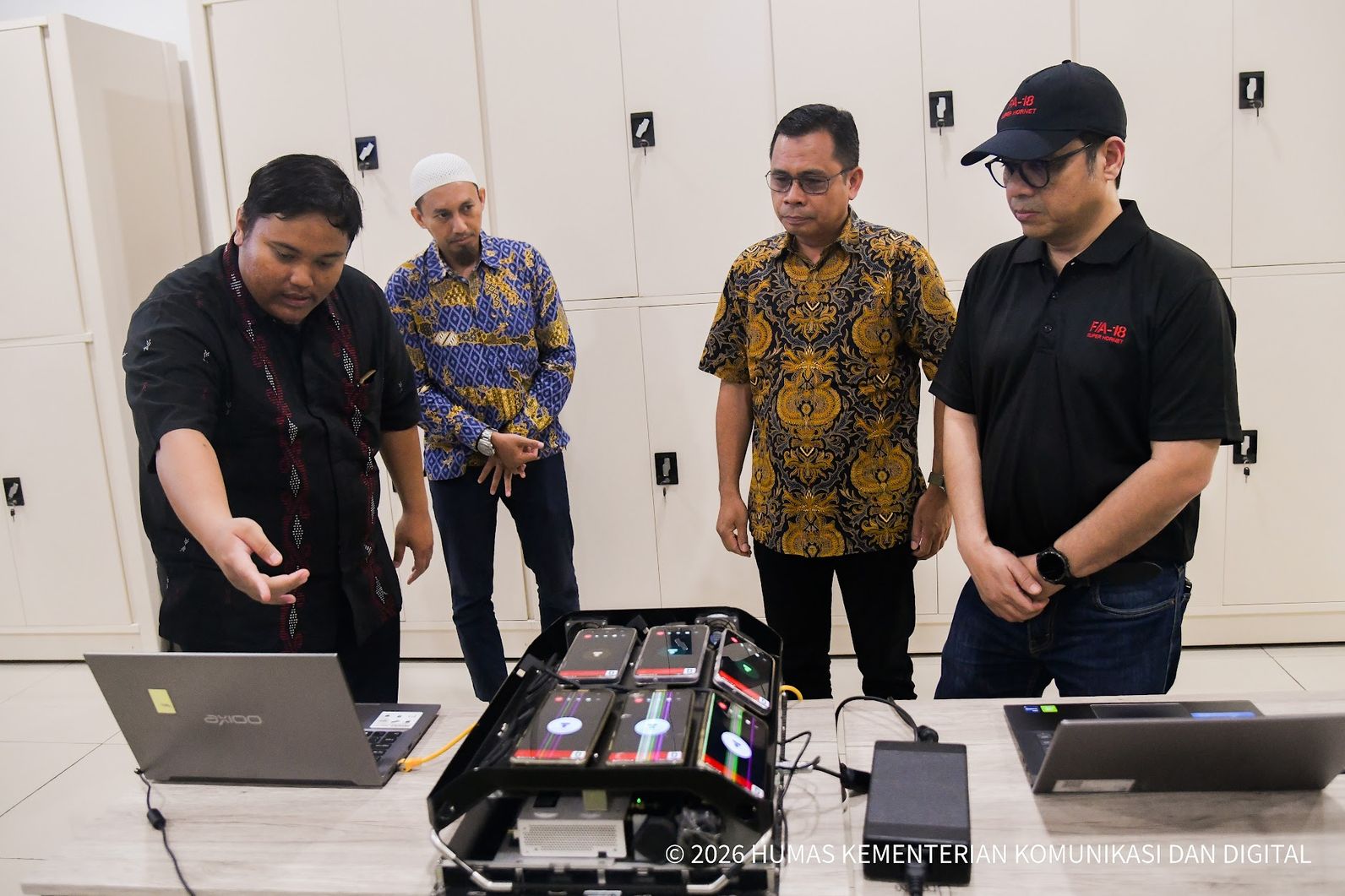 Komdigi Targetkan Internet 100 Mbps dalam Dua Tahun, Blank Spot di Pulau Jawa Masih Jadi PR