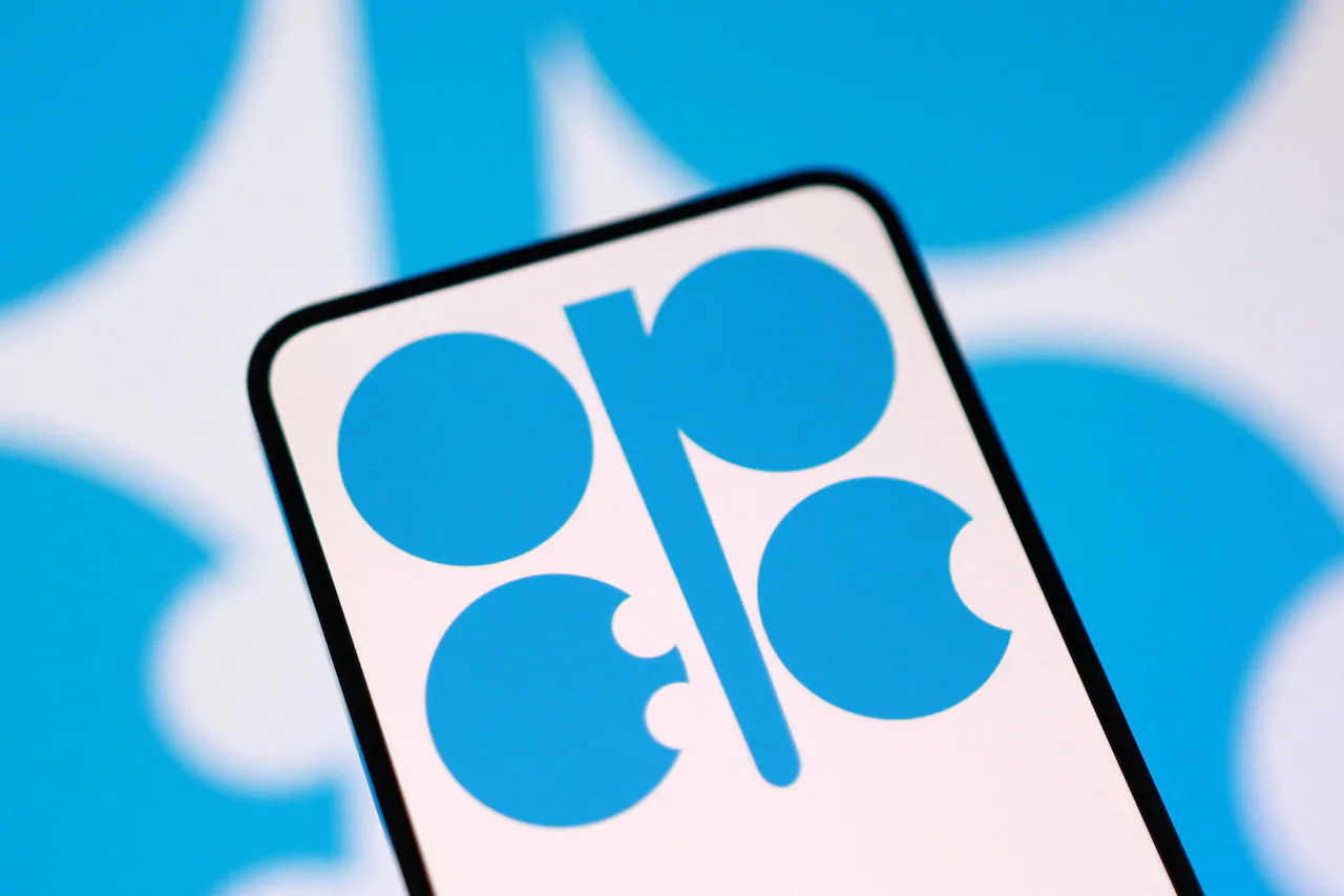 OPEC+ Sepakat Naikkan Produksi, Harga Minyak Dunia Langsung Melemah