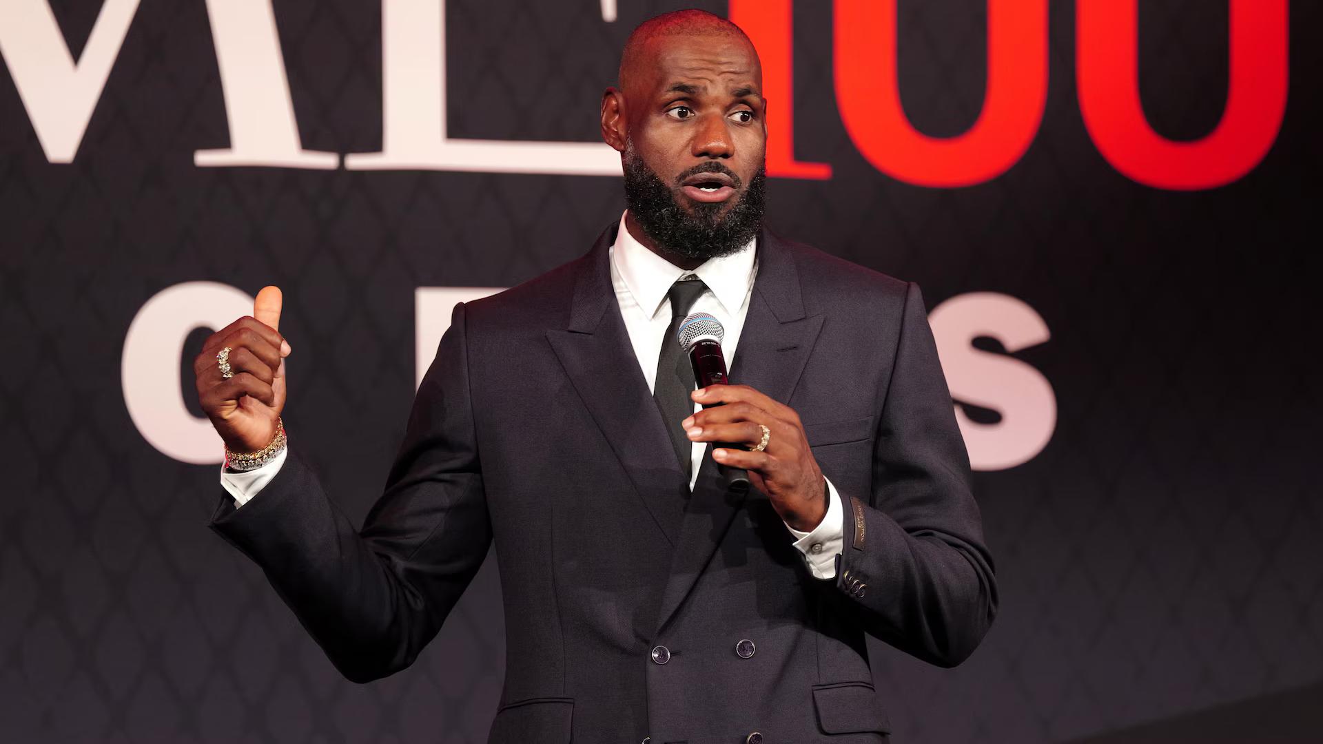LeBron James Resmi ke 76ers, Rela Potong Gaji Demi Gelar Kelima