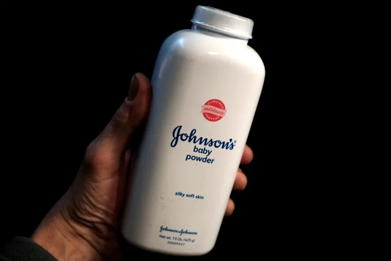 Johnson & Johnson Rogoh Rp90 Triliun untuk Akhiri Ribuan Gugatan Bedak Talek
