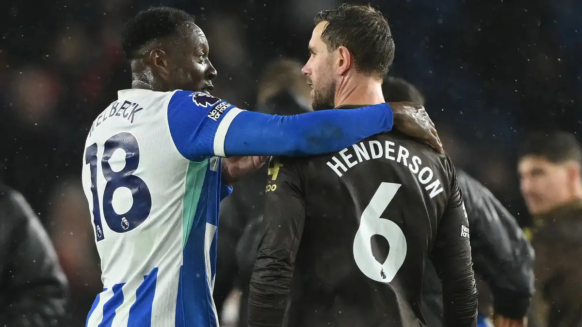 Chelsea Berbalik Arah, Kini Incar Henderson dan Welbeck demi Pengalaman