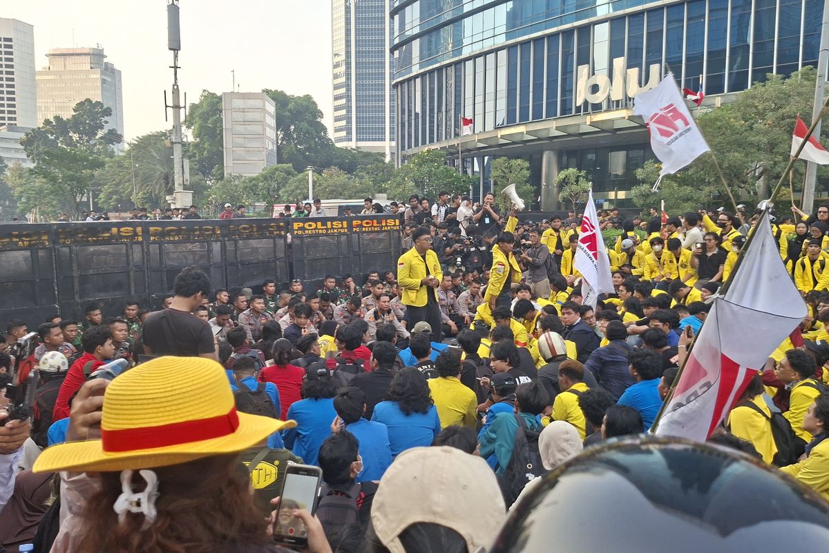 24 Kopaja yang Dipesan BEM UI Mendadak Batal, Massa Tetap Bergerak ke Bundaran HI